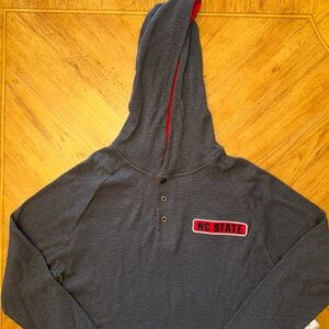 NC State Wolfpack Shirt Mens Size L Colosseum Gray 1/4 Button LS Hooded Pullover